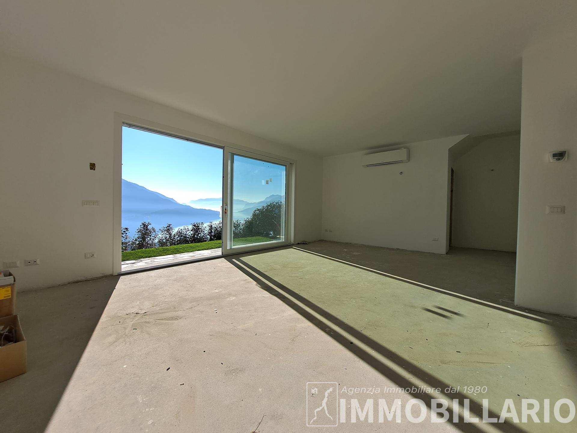 Posizione privilegiata, nuova, con piscina e vista lago Vercana 4