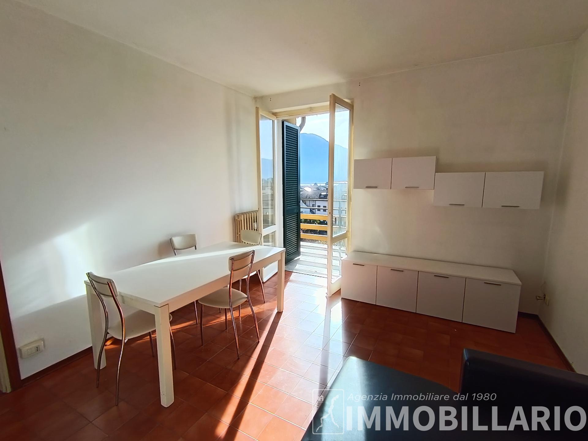 Trilocale con terrazzo vista lago e box Domaso 2