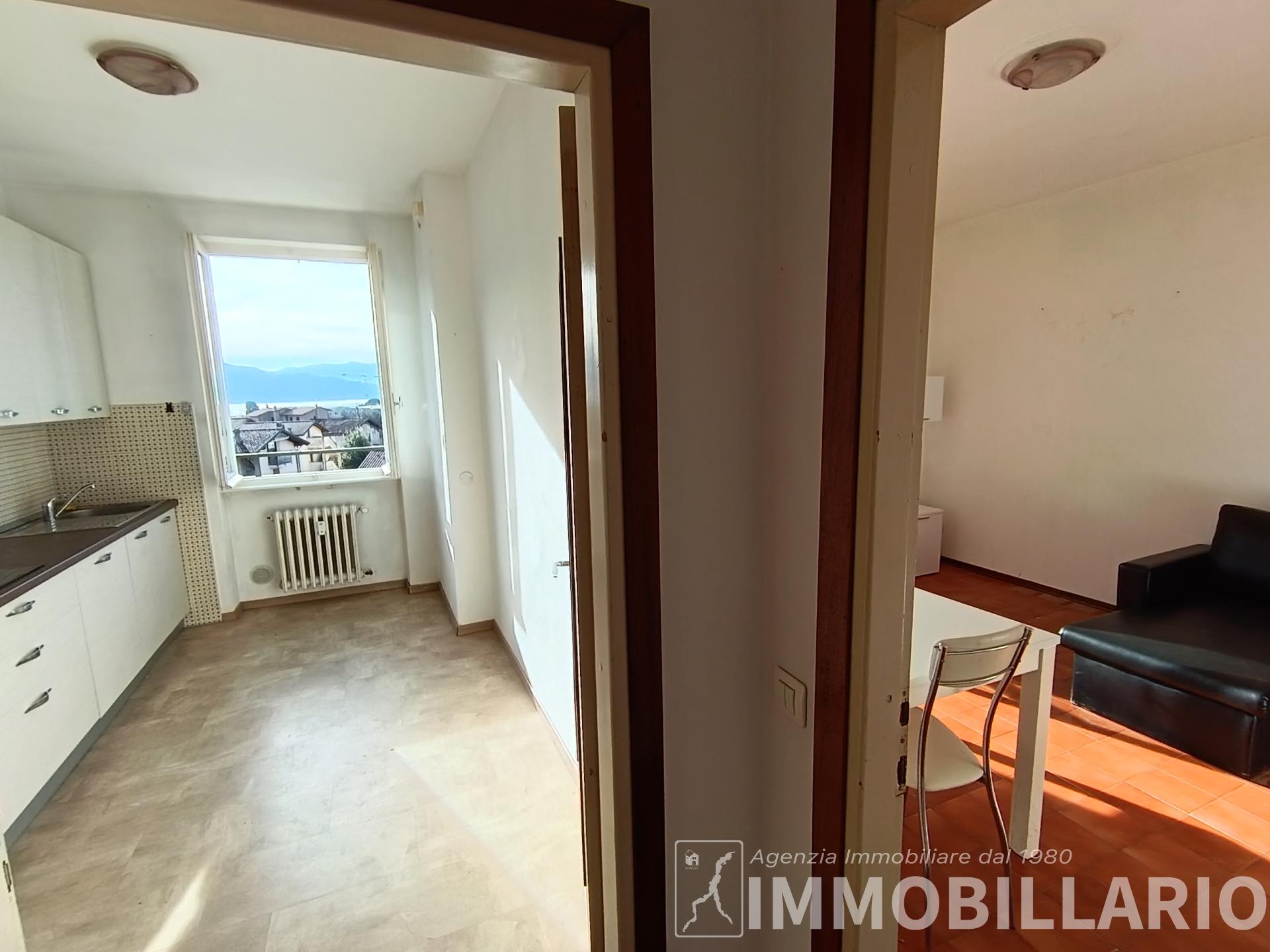 Trilocale con terrazzo vista lago e box Domaso 9