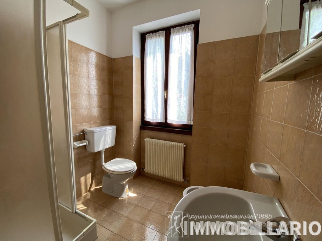Luminoso monolocale con ampio terrazzo vista lago Gera Lario 6