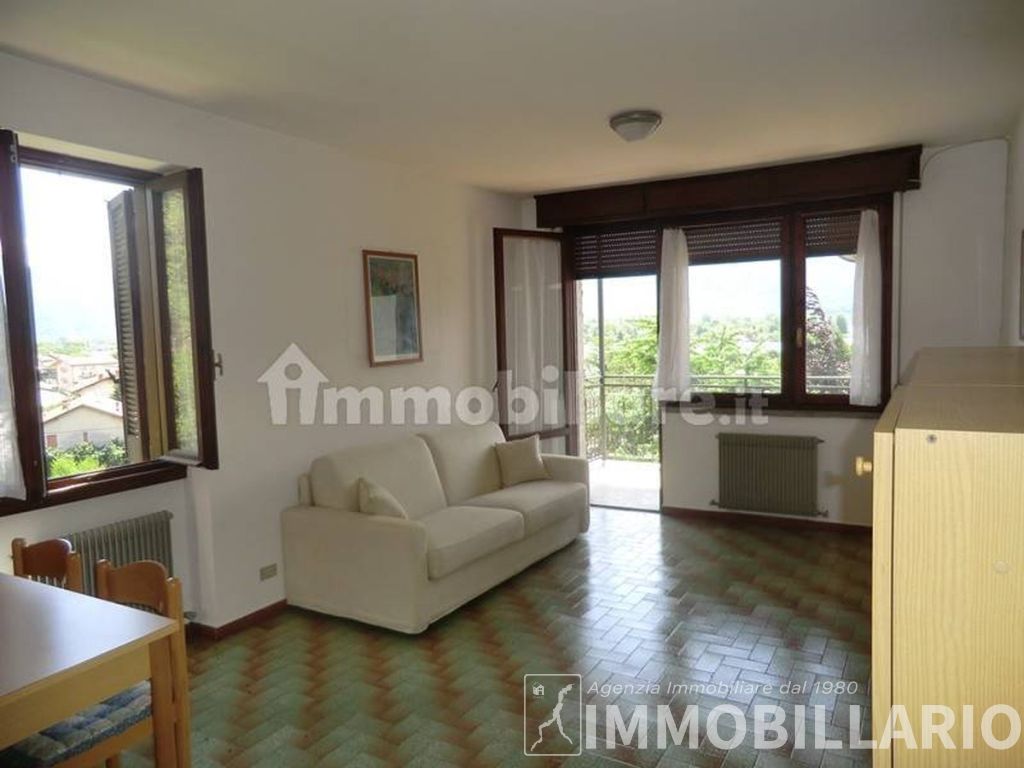 Luminoso monolocale con ampio terrazzo vista lago Gera Lario 3
