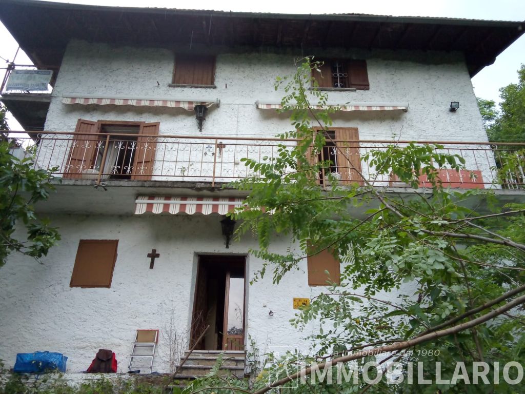 Villa o casa singola a Sorico