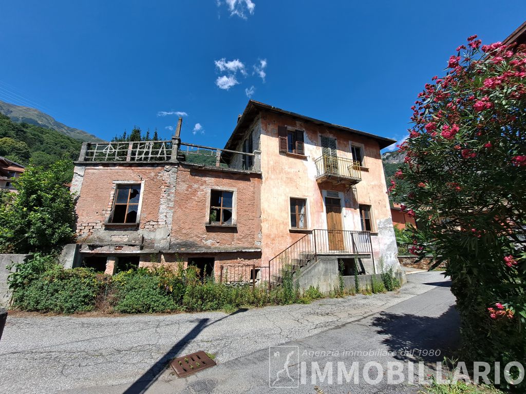 Villa o casa singola a Musso