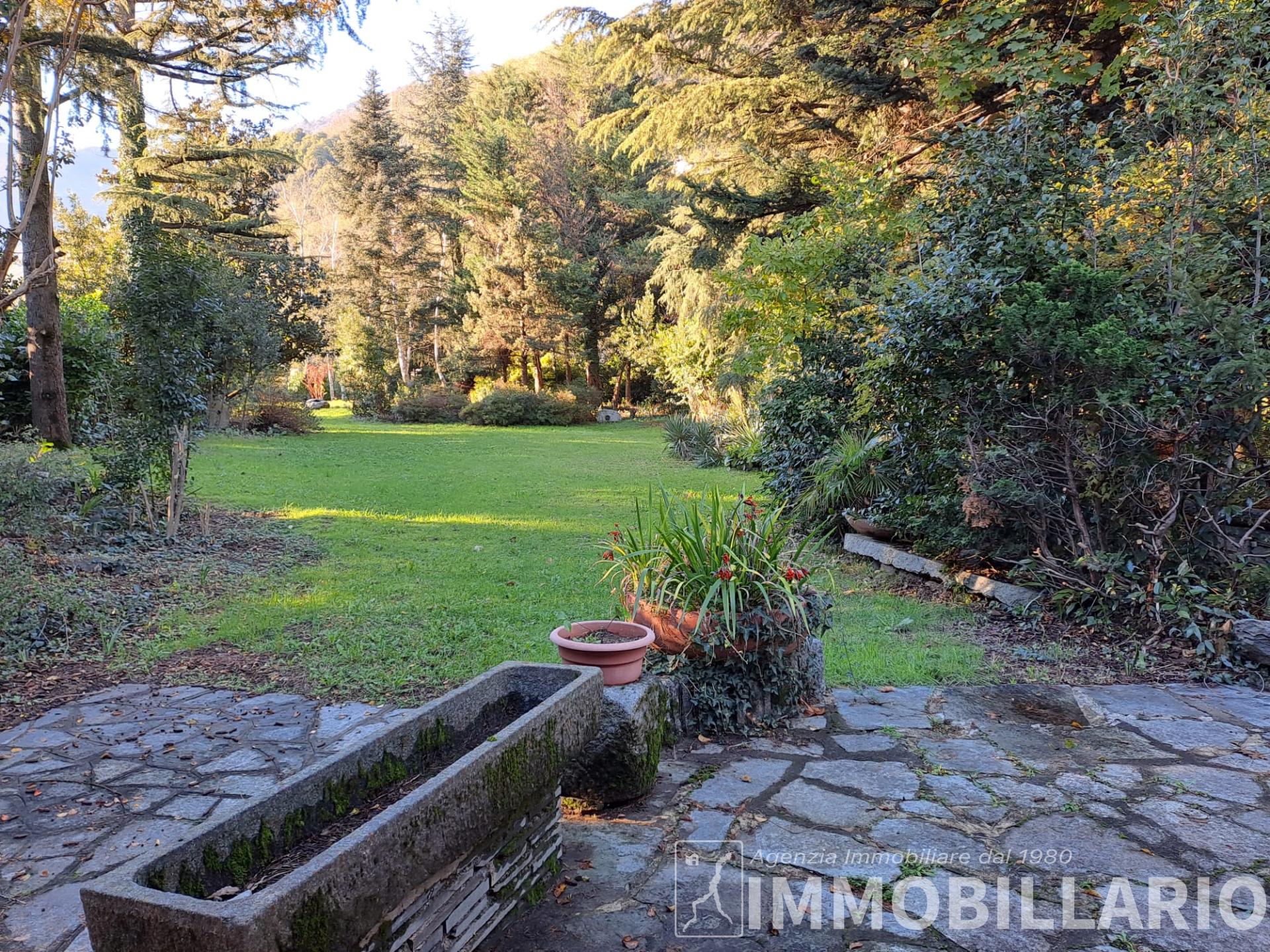 Villa sul lago Gera Lario 8
