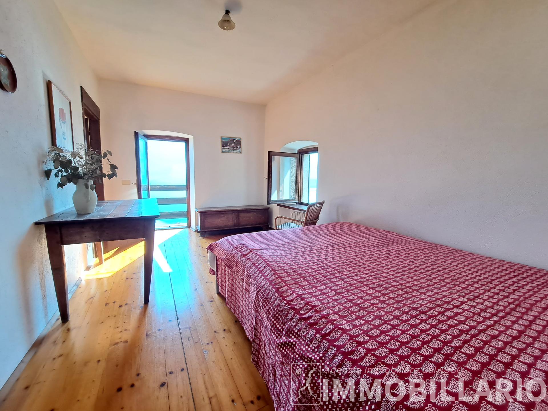 Casale con giardino Vercana 5