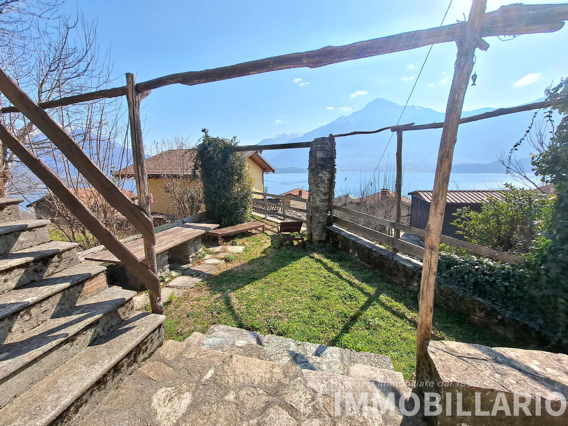 Casale con giardino Vercana 12