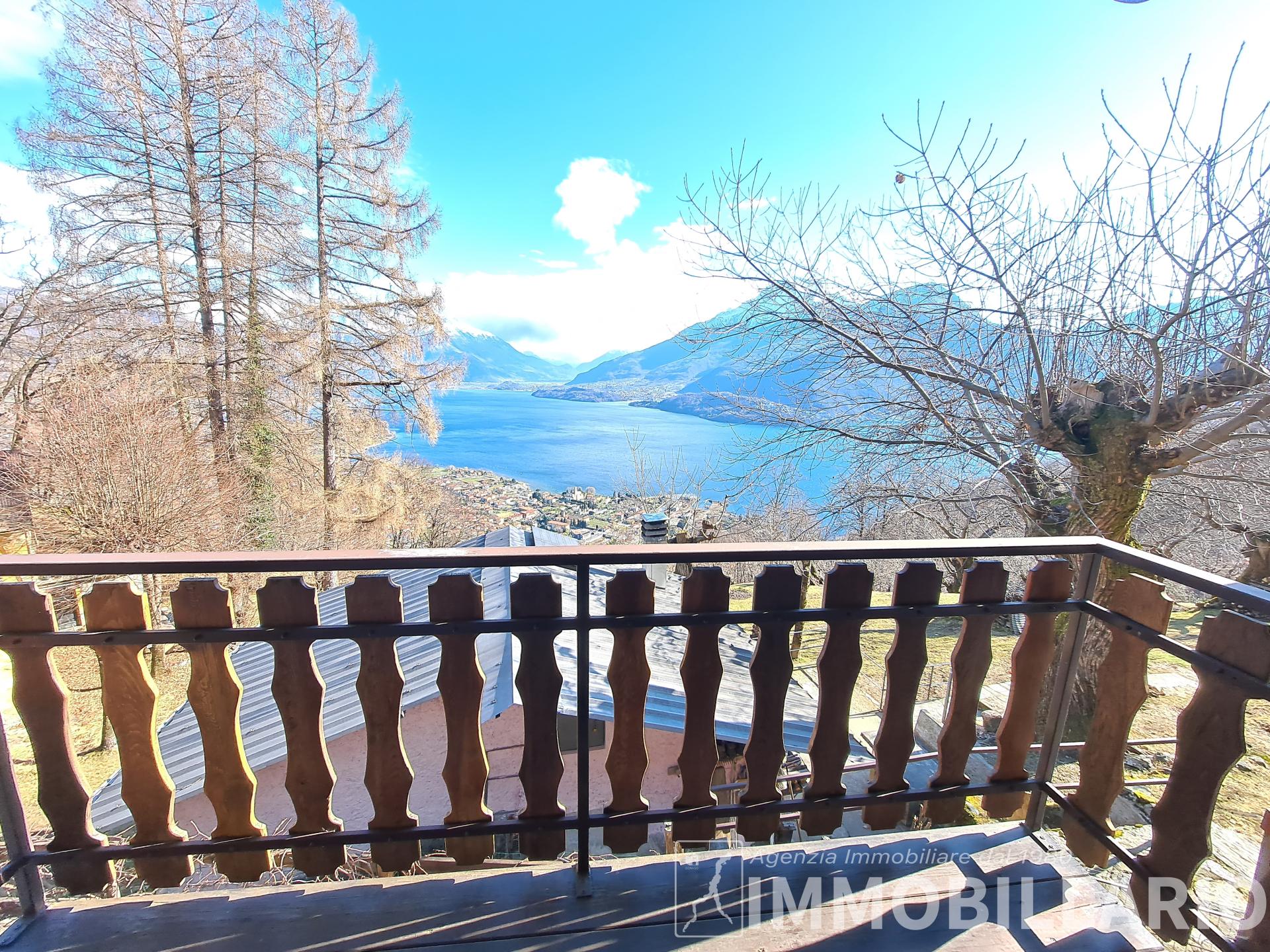 Casetta indipendente con spettacolare vista lago Dongo 2