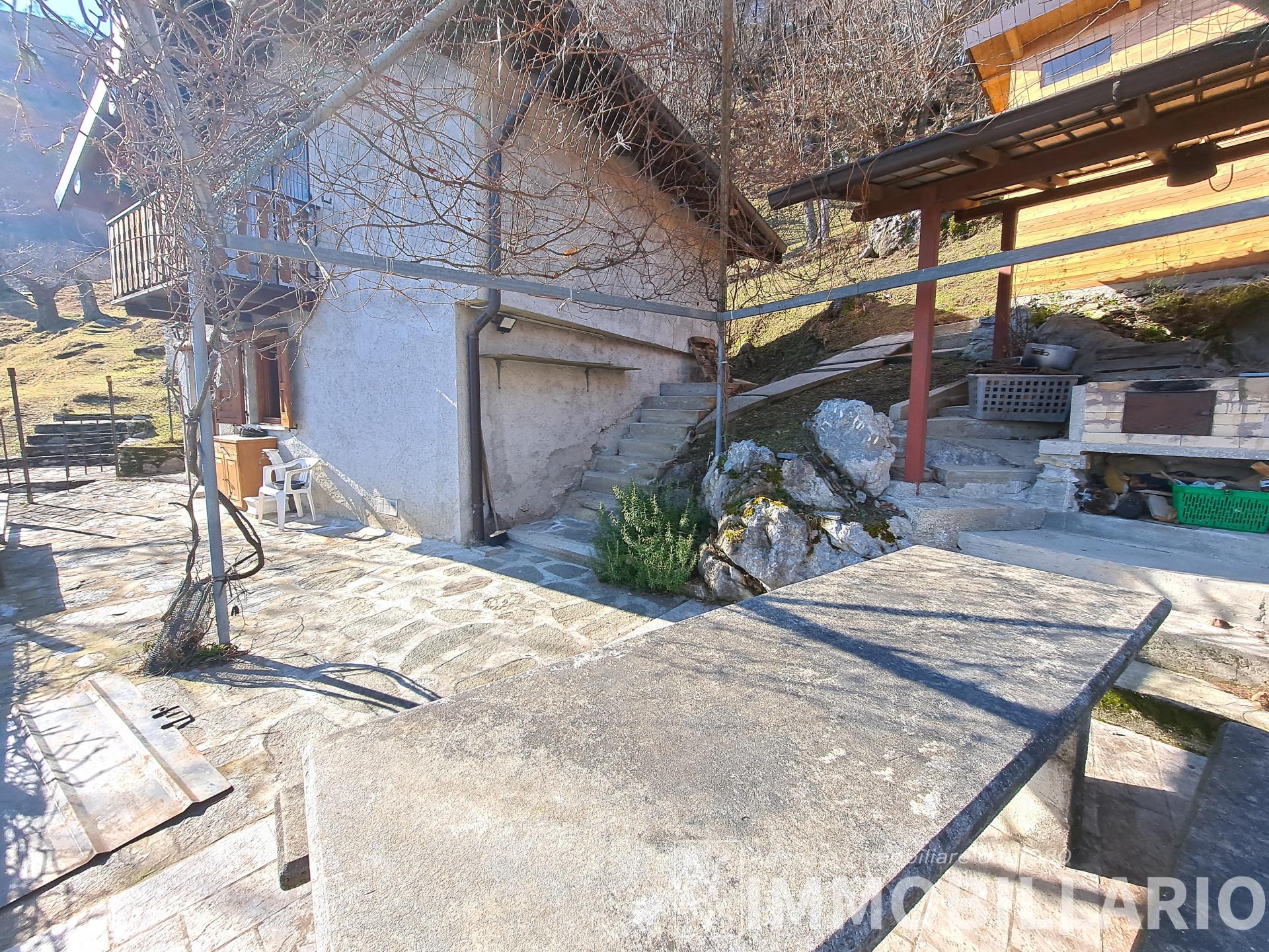 Casetta indipendente con spettacolare vista lago Dongo 8