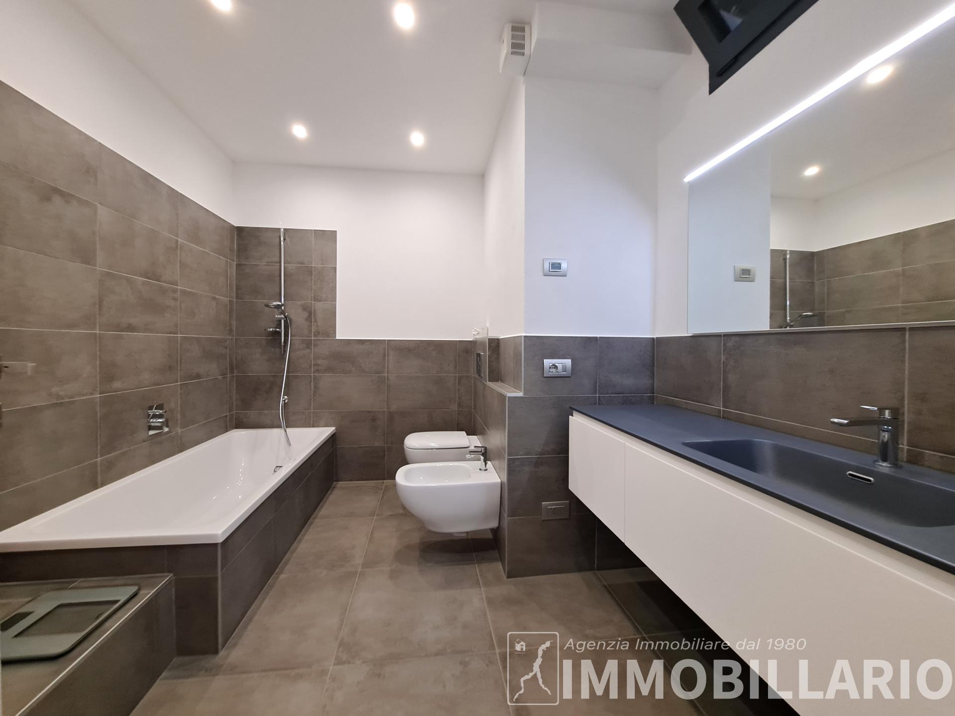 Promettente complesso immobiliare Domaso 11