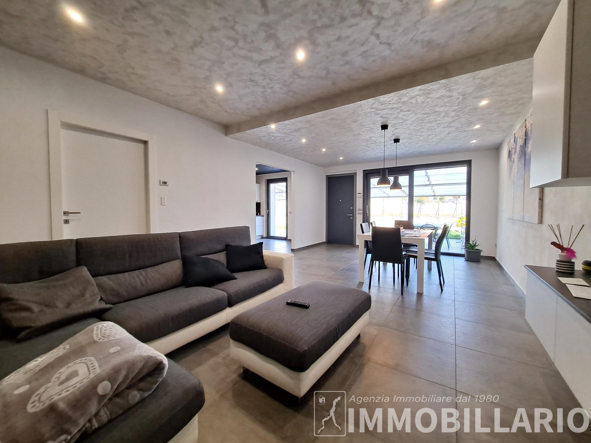 Promettente complesso immobiliare Domaso 3