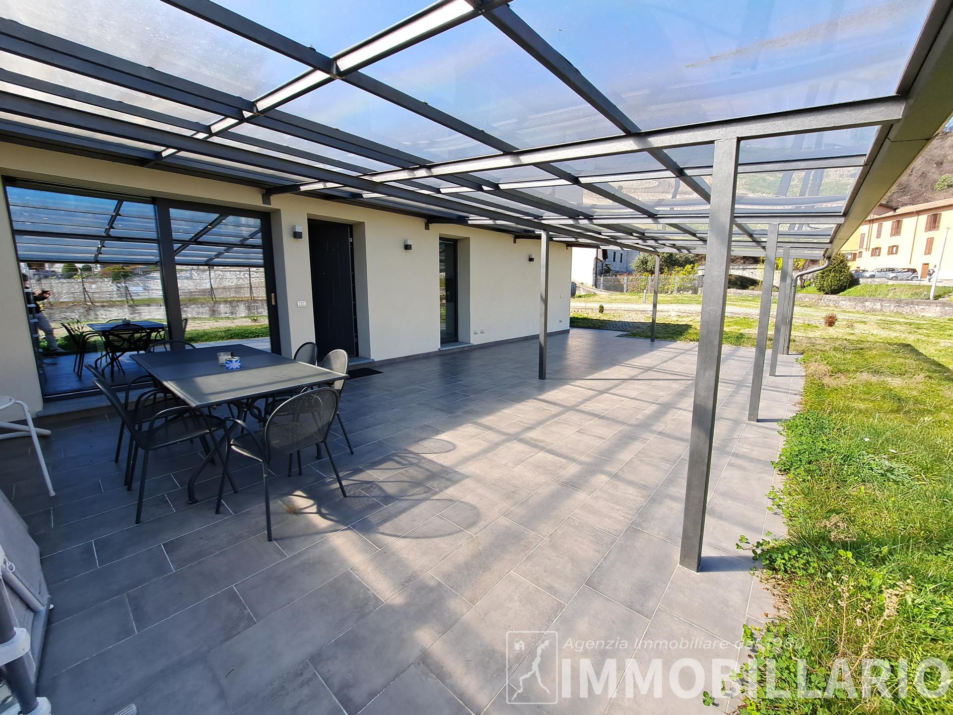 Promettente complesso immobiliare Domaso 32