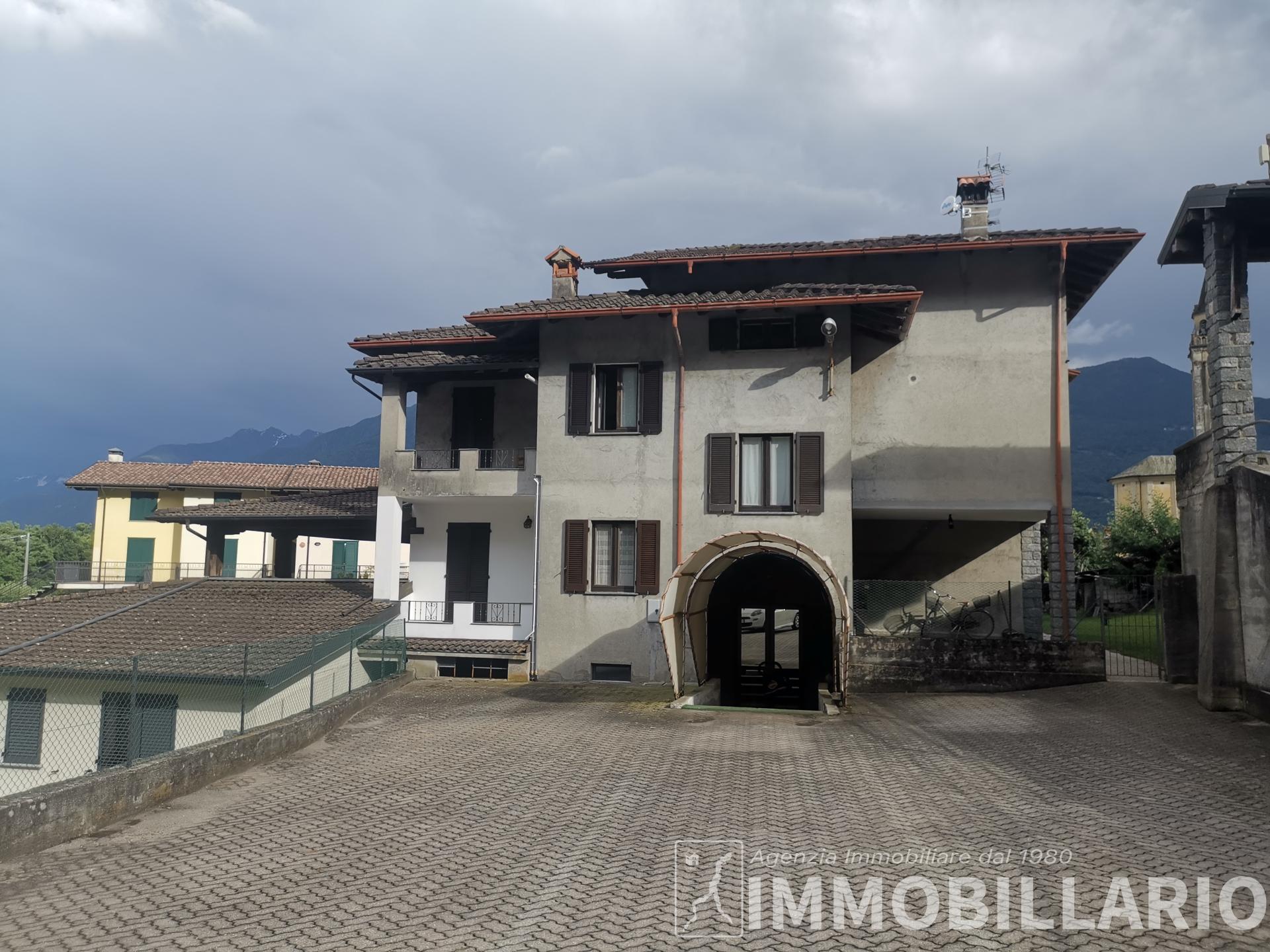 Promettente complesso immobiliare Domaso 35
