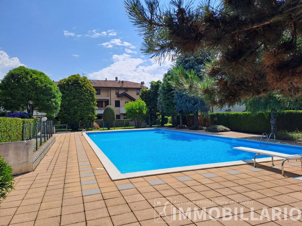 Trilocale in residence con piscina e parco Domaso 2