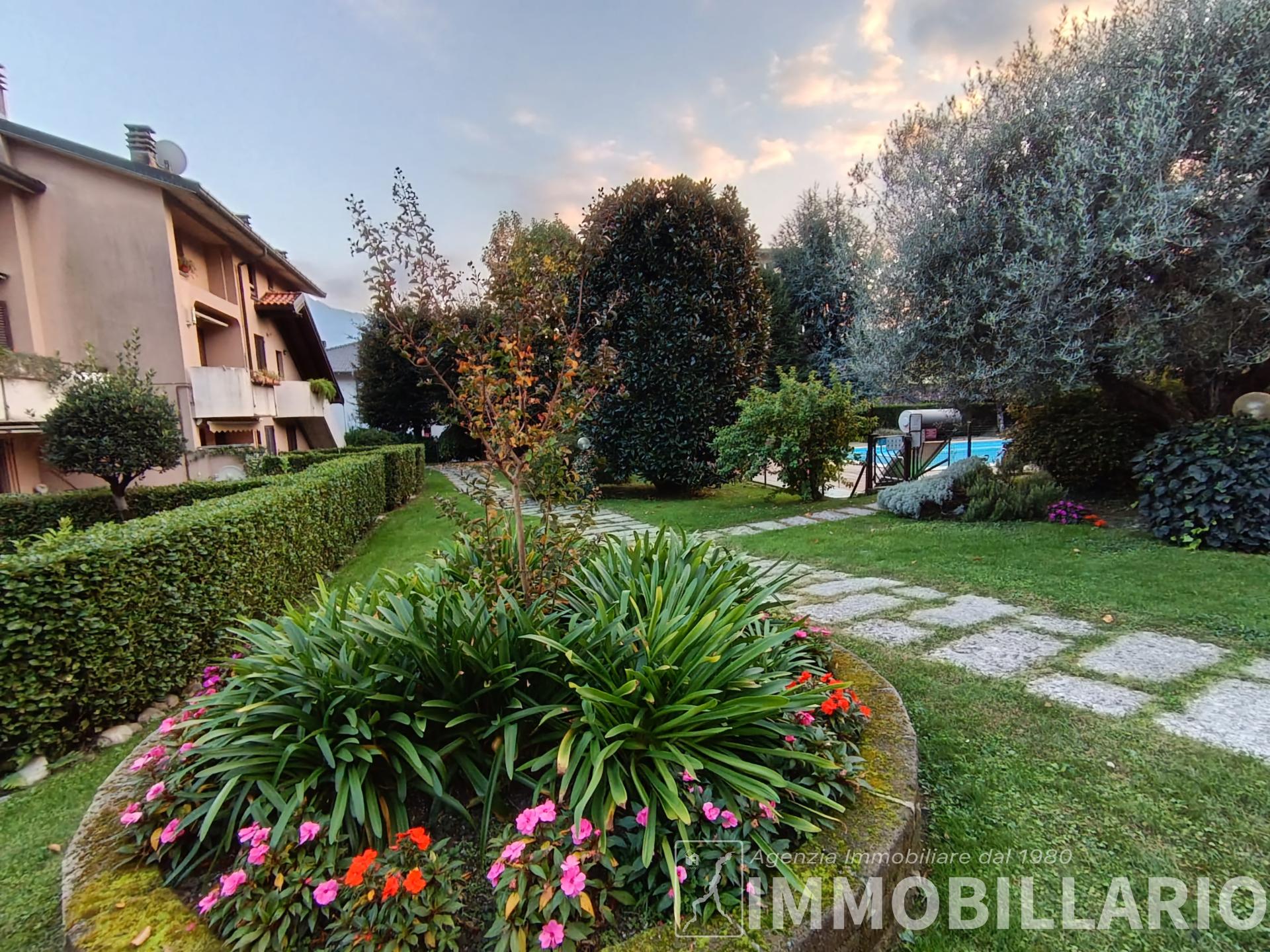 Trilocale in residence con piscina e parco Domaso 5