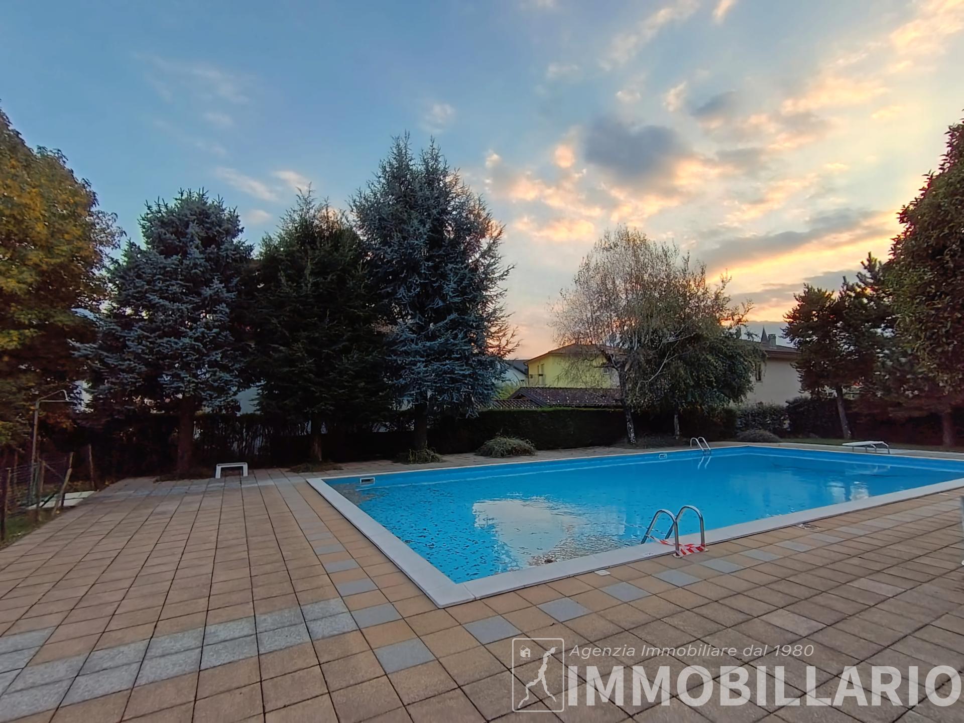 Trilocale in residence con piscina e parco Domaso 6