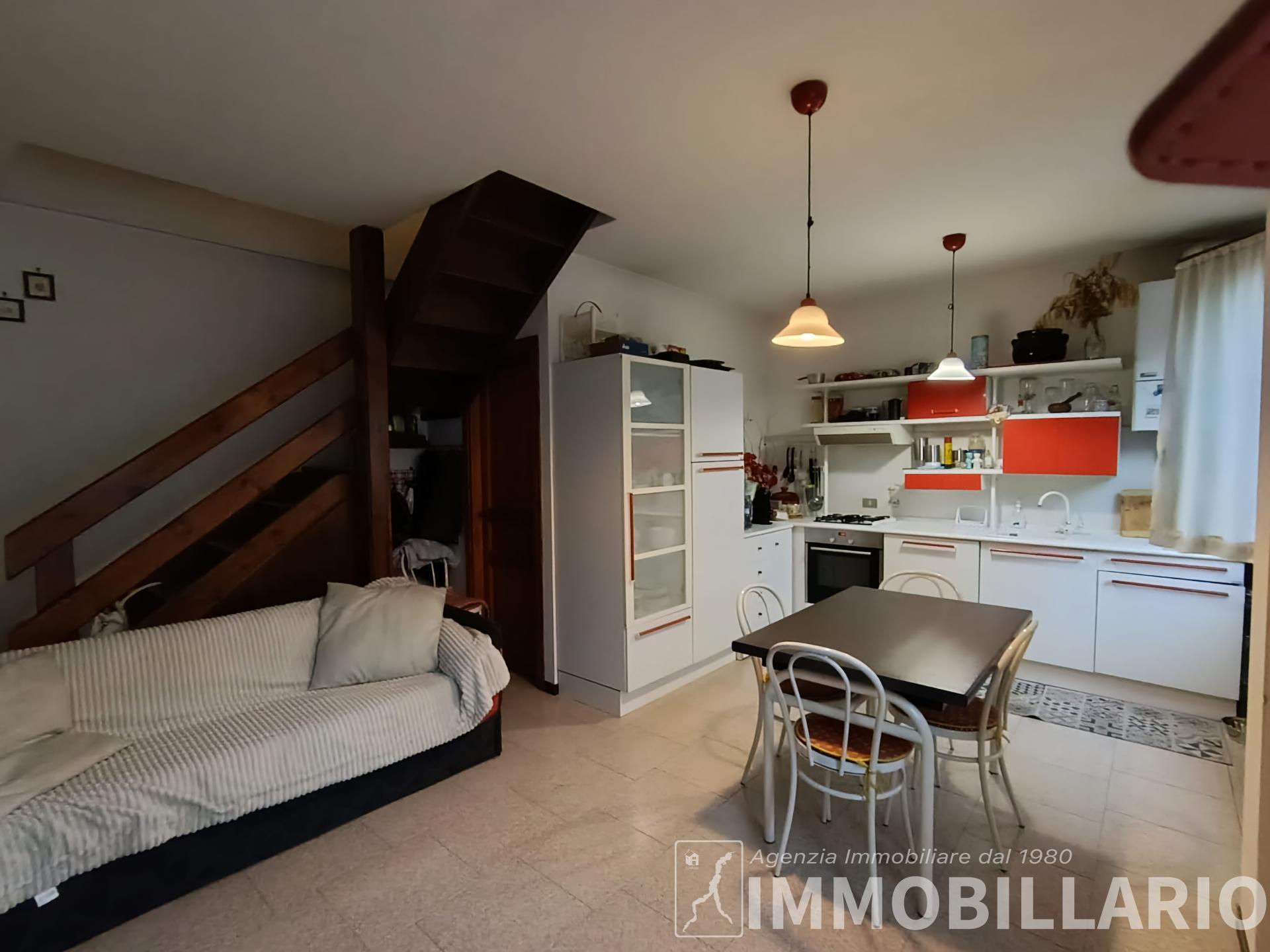 Trilocale in residence con piscina e parco Domaso 8