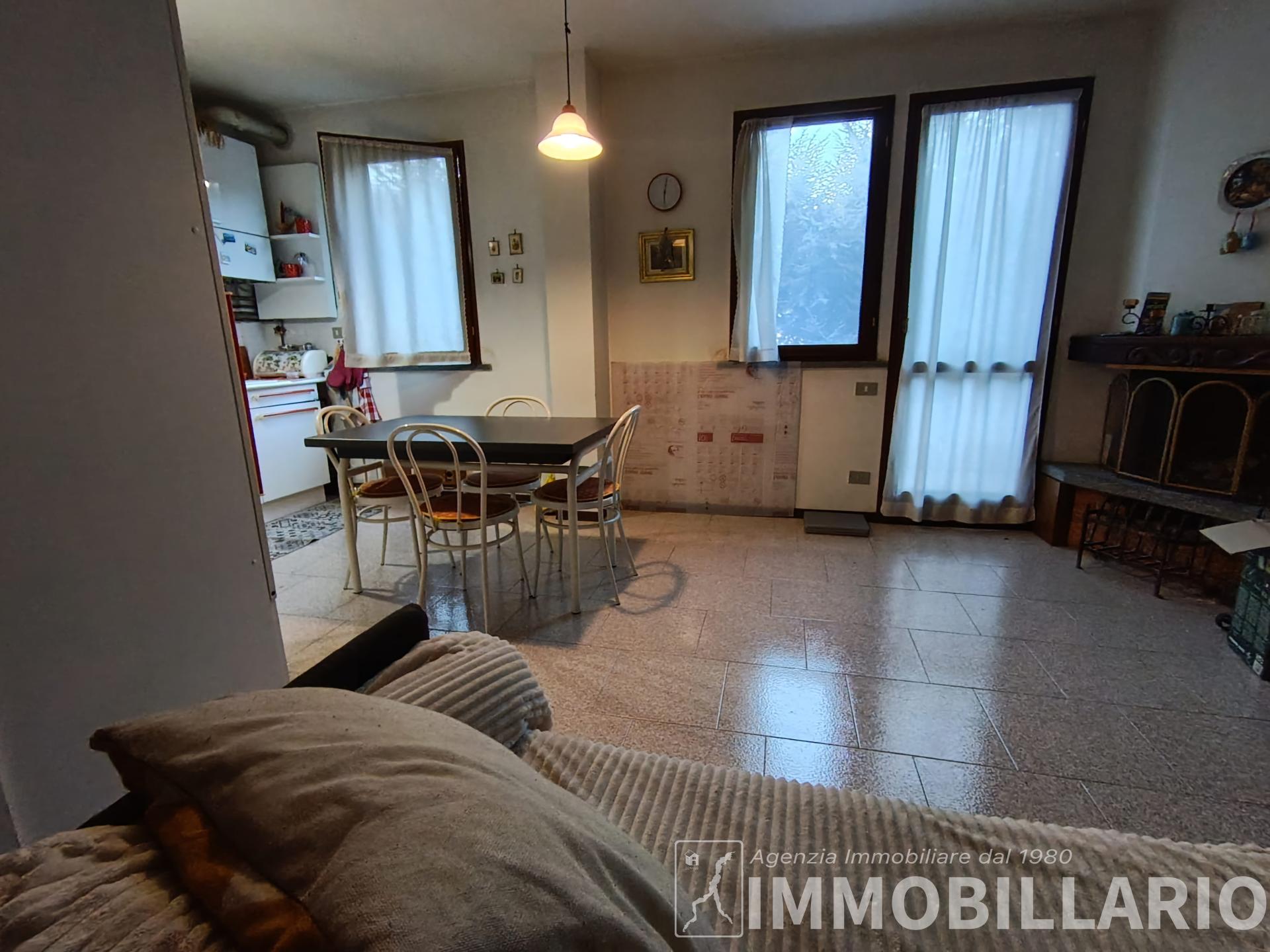 Trilocale in residence con piscina e parco Domaso 15