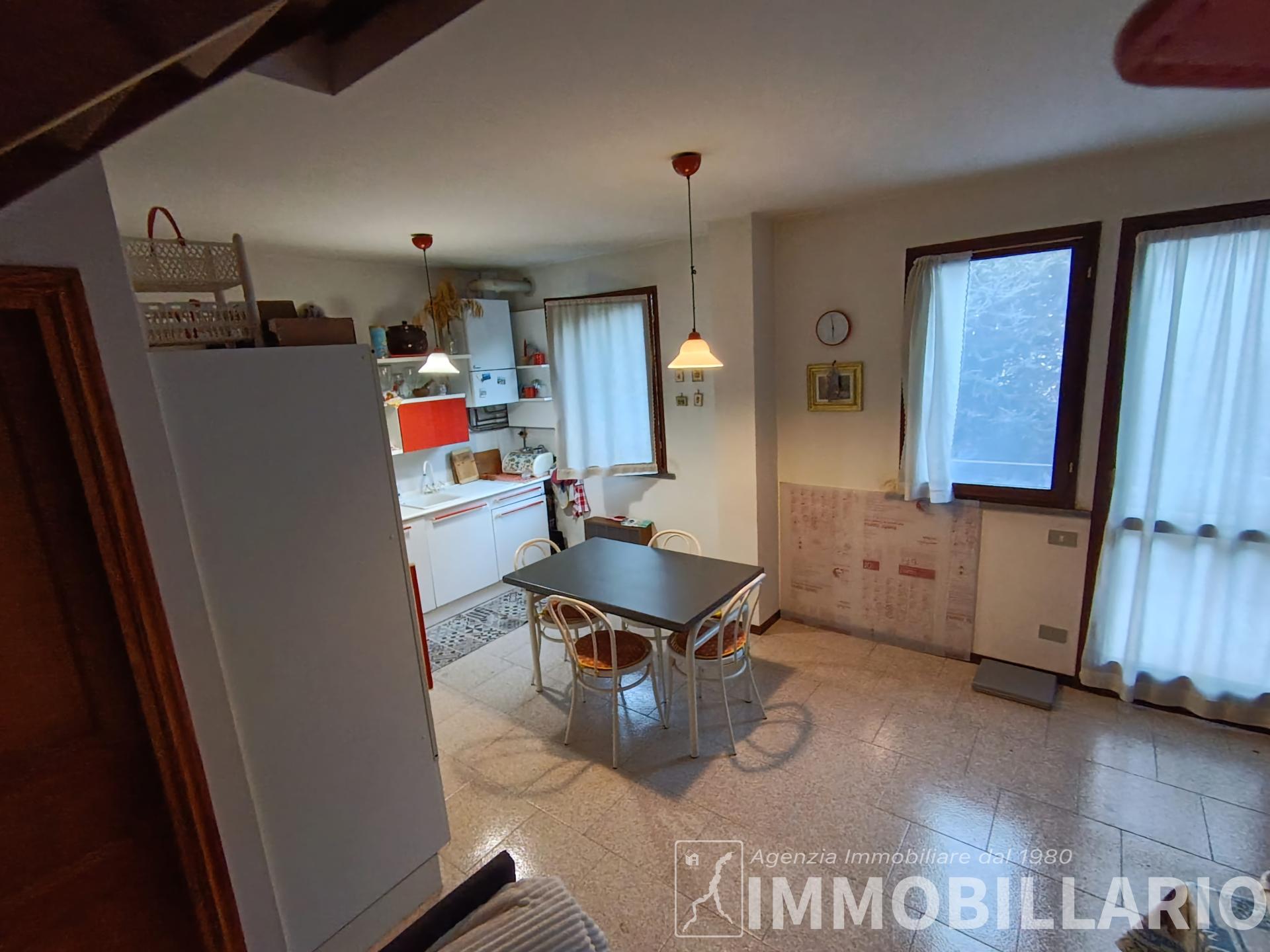 Trilocale in residence con piscina e parco Domaso 17