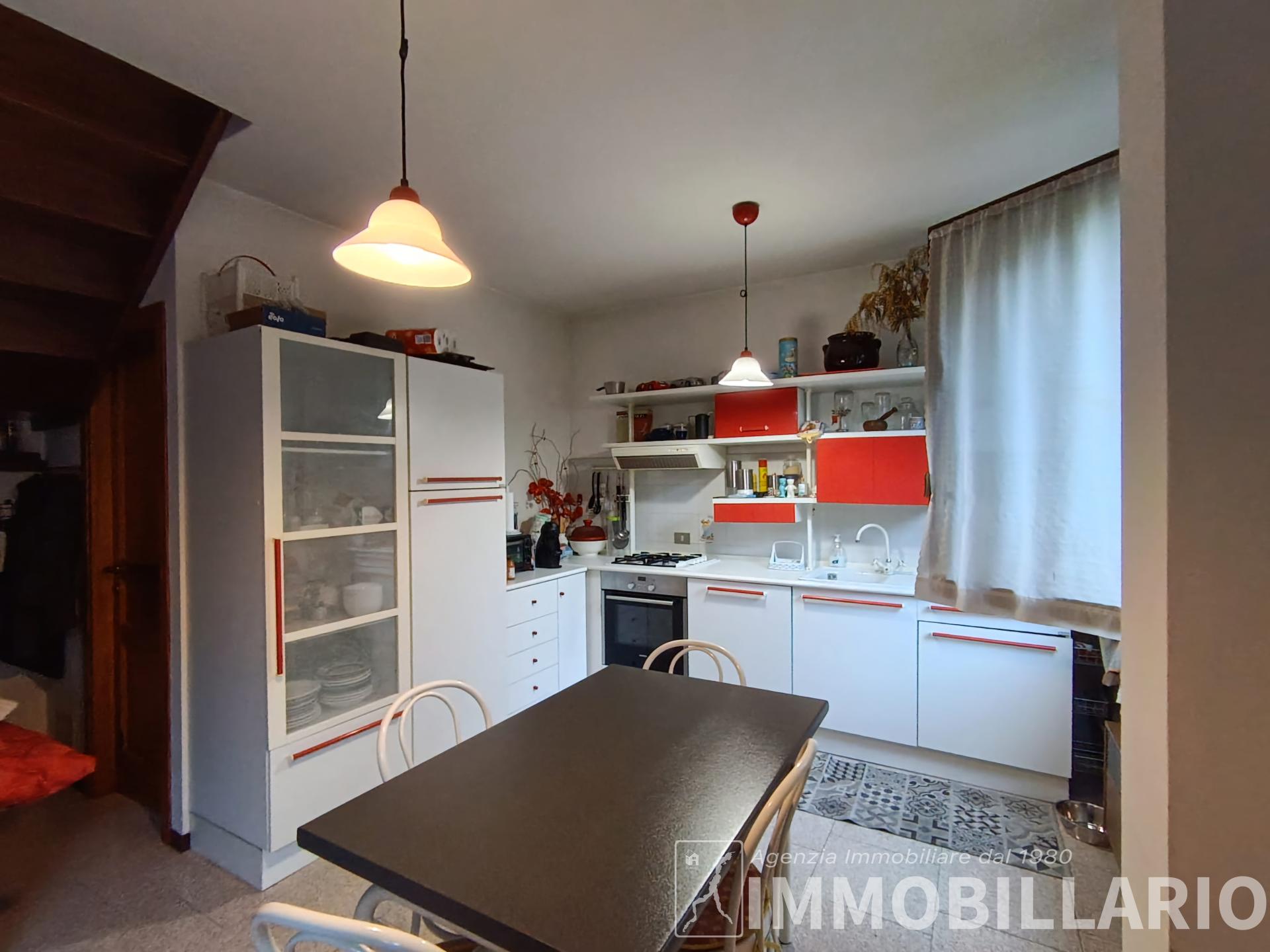 Trilocale in residence con piscina e parco Domaso 14