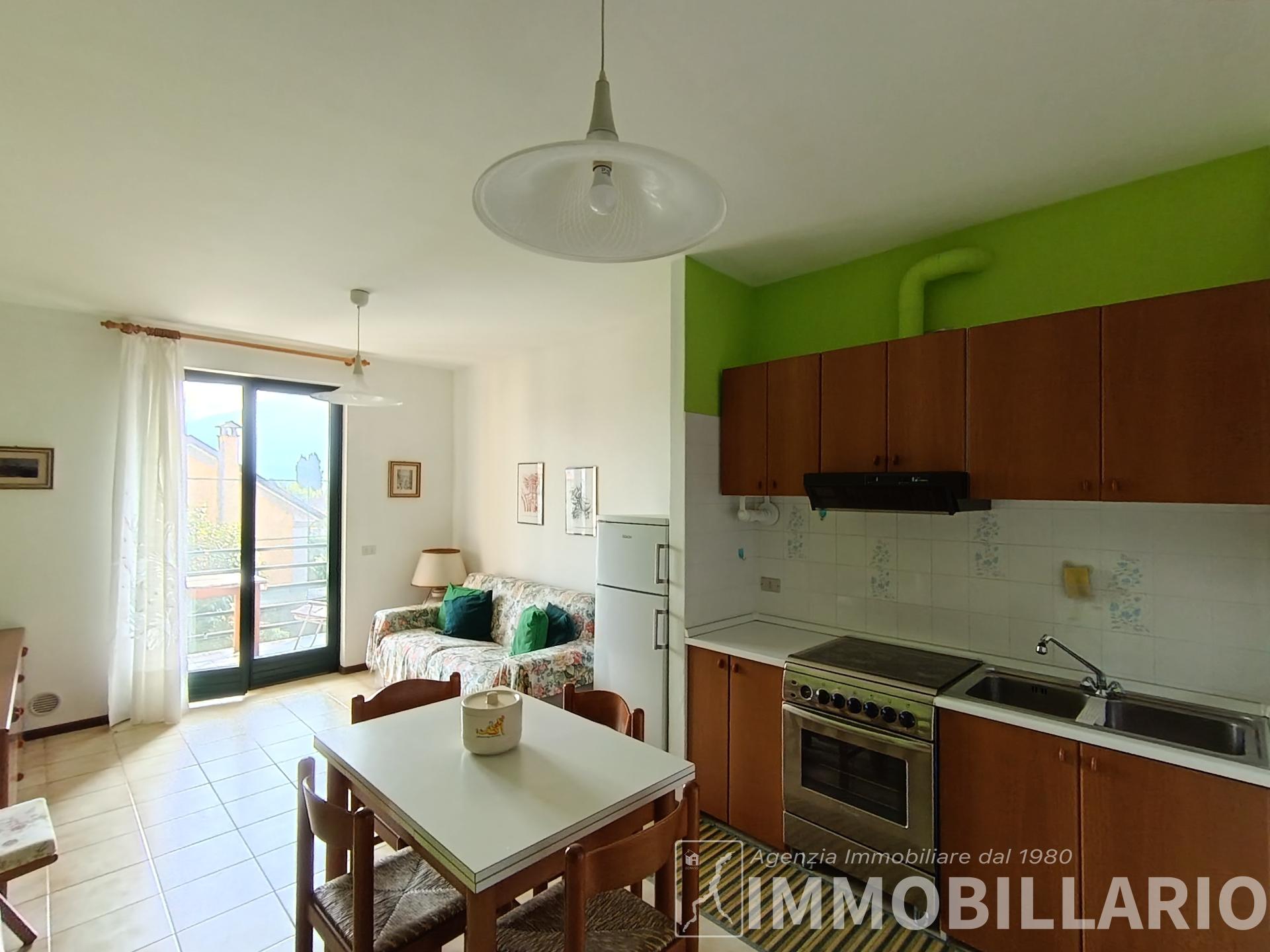 Bilocale con terrazzo a 100 m dal lago Gravedona ed Uniti 6